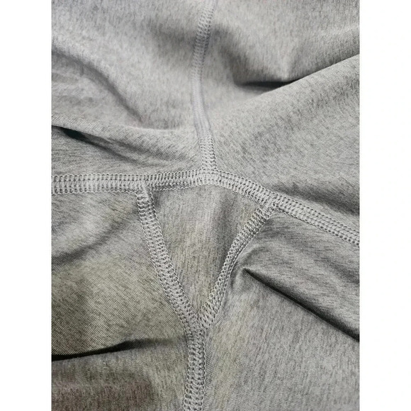 Under Armour Women's Medium Gray Compression Heatgear Capri Leggings - Polyester - Picture 5 of 6